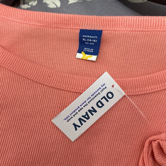 NWT Women’s ULTRALITE Ribbed Old Navy Top - Picture 3 of 3